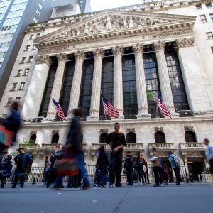 Уолл-стрит: Фьючерсы на американские фондовые индексы разнятся в связи с началом заседания ФРС
